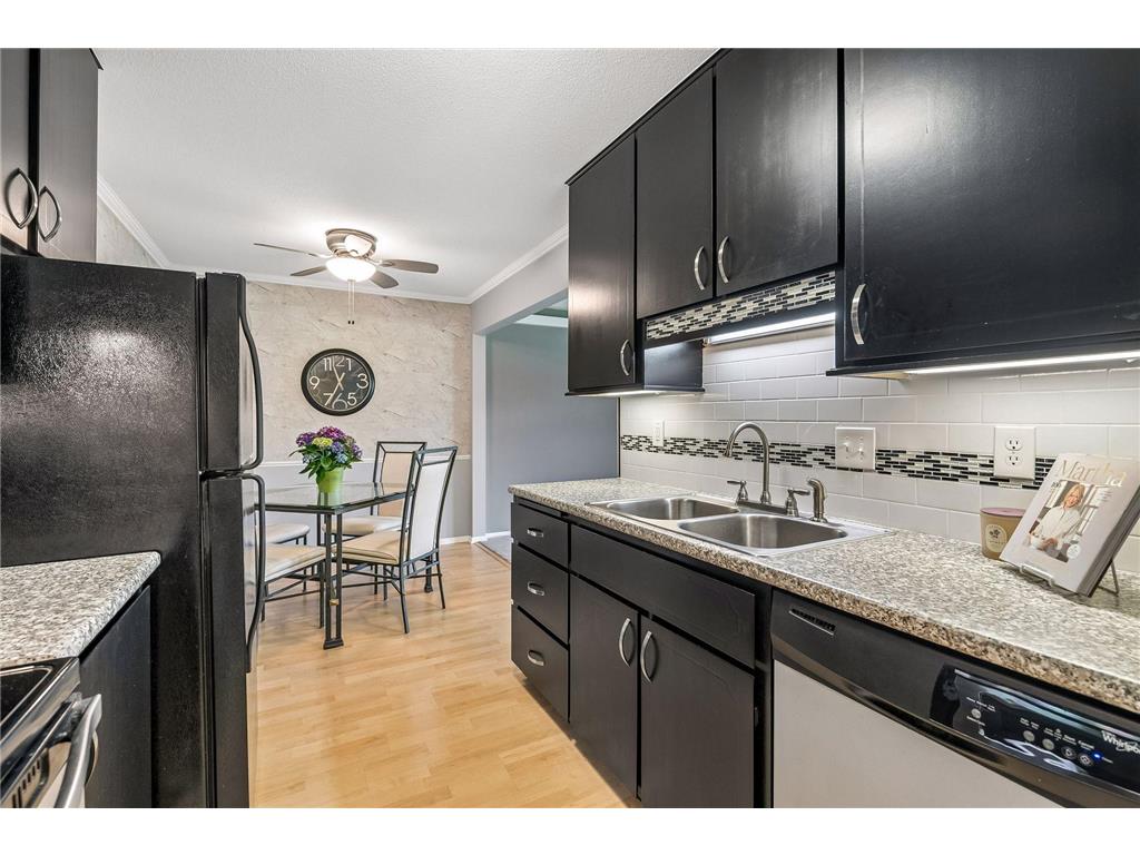 4380 Brookside Court #116 Edina MN 55436 7066002 image1