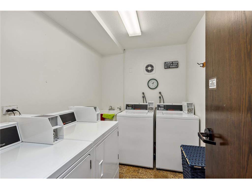 4380 Brookside Court 202, Edina, MN, 55436 MLS 6483124 Edina Realty