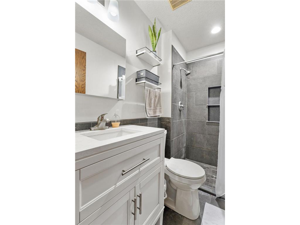 4382 Metcalf Drive Eagan MN 55122 7081298 image32