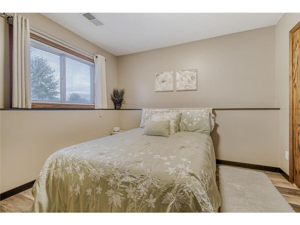 4385 Hamlet Avenue N Oakdale MN 55128 7069739 image19