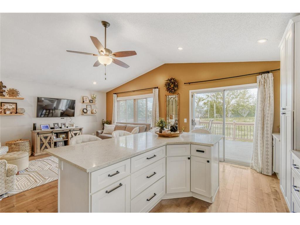 4385 Hamlet Avenue N Oakdale MN 55128 7069739 image7