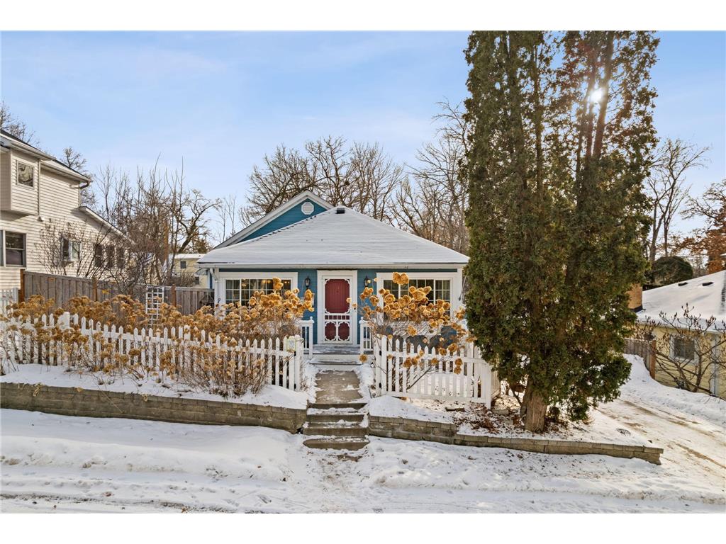 44 Grove Street Mahtomedi MN 55115 - White Bear 7007389 image1