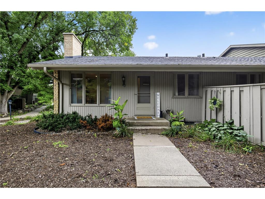 44 Walden Street Burnsville MN 55337 7014674 image1