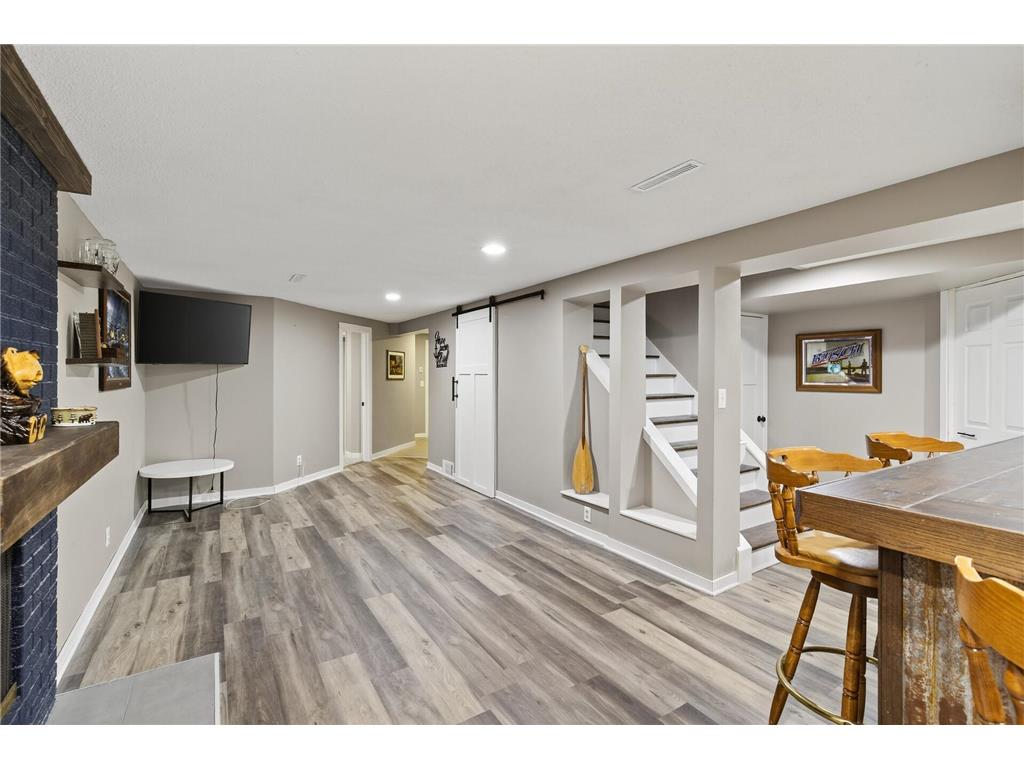 44 Walden Street Burnsville MN 55337 7014674 image16