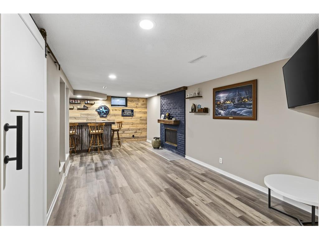 44 Walden Street Burnsville MN 55337 7014674 image17