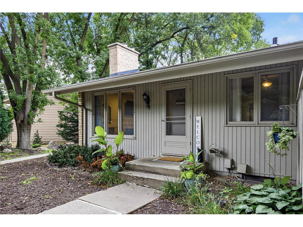 44 Walden Street Burnsville MN 55337 7014674 image2