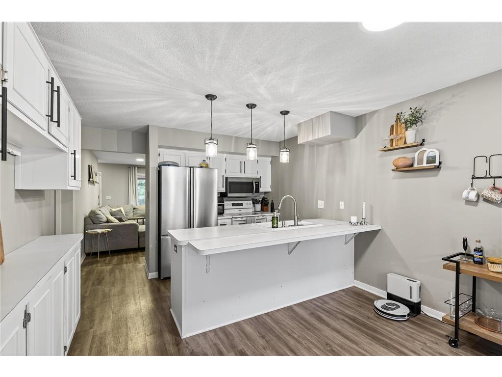 44 Walden Street Burnsville MN 55337 7014674 image4