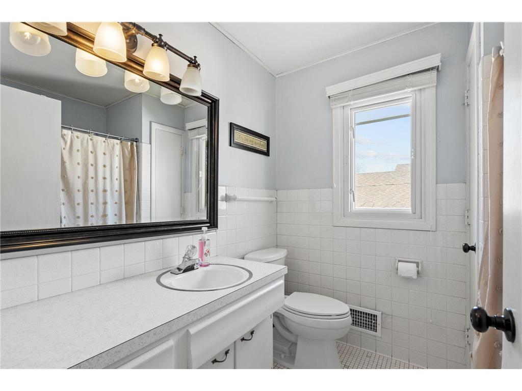 440 Betty Lane West Saint Paul MN 55118 7054787 image23