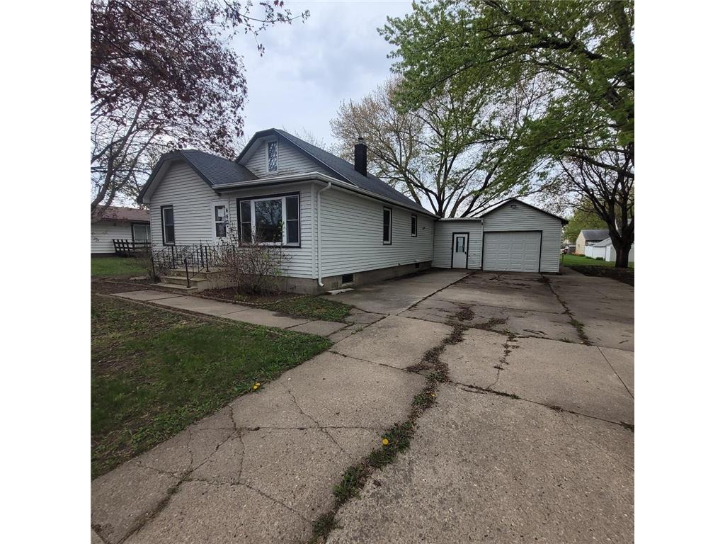 440 E Main Street Madelia MN 56062 7066911 image1