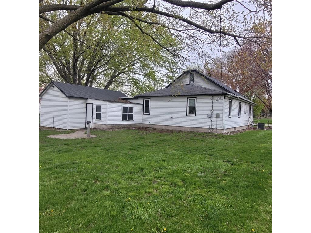 440 E Main Street Madelia MN 56062 7066911 image11