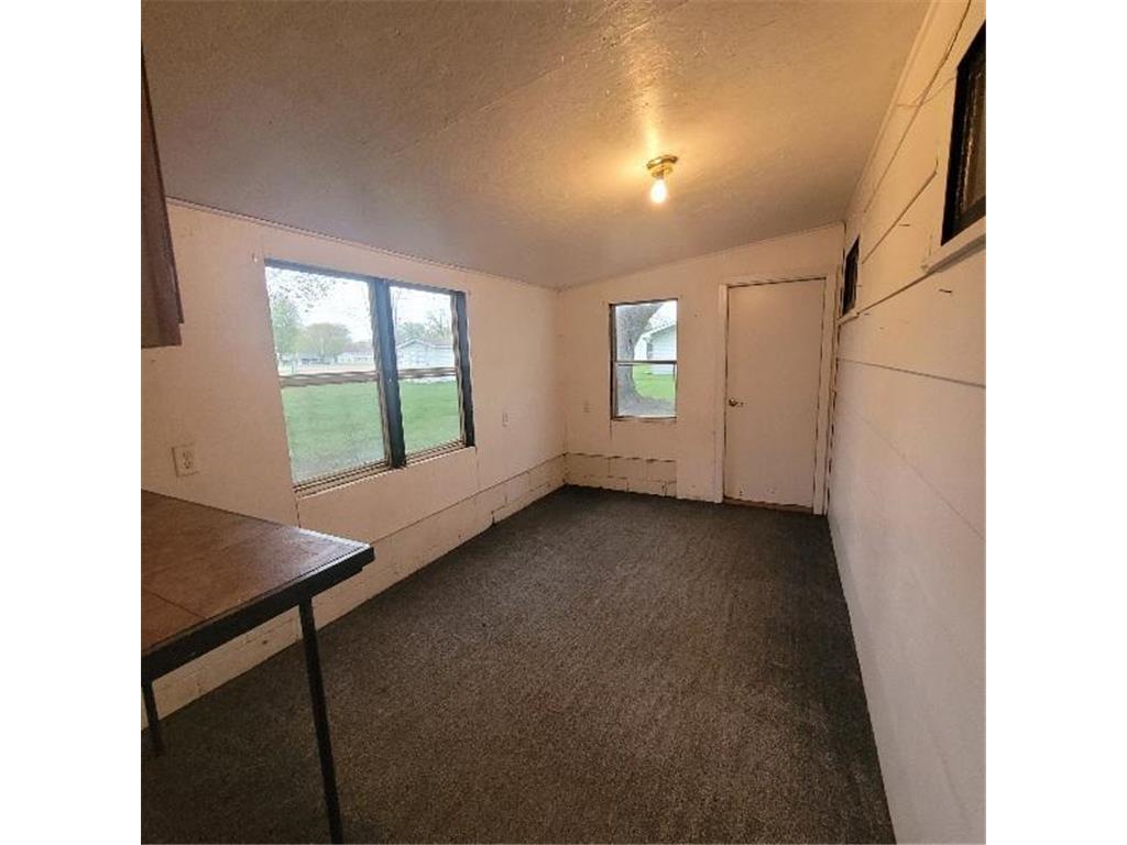 440 E Main Street Madelia MN 56062 7066911 image17