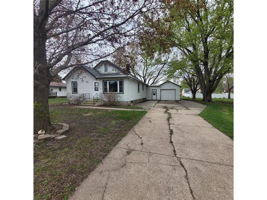440 E Main Street Madelia MN 56062 7066911 image2