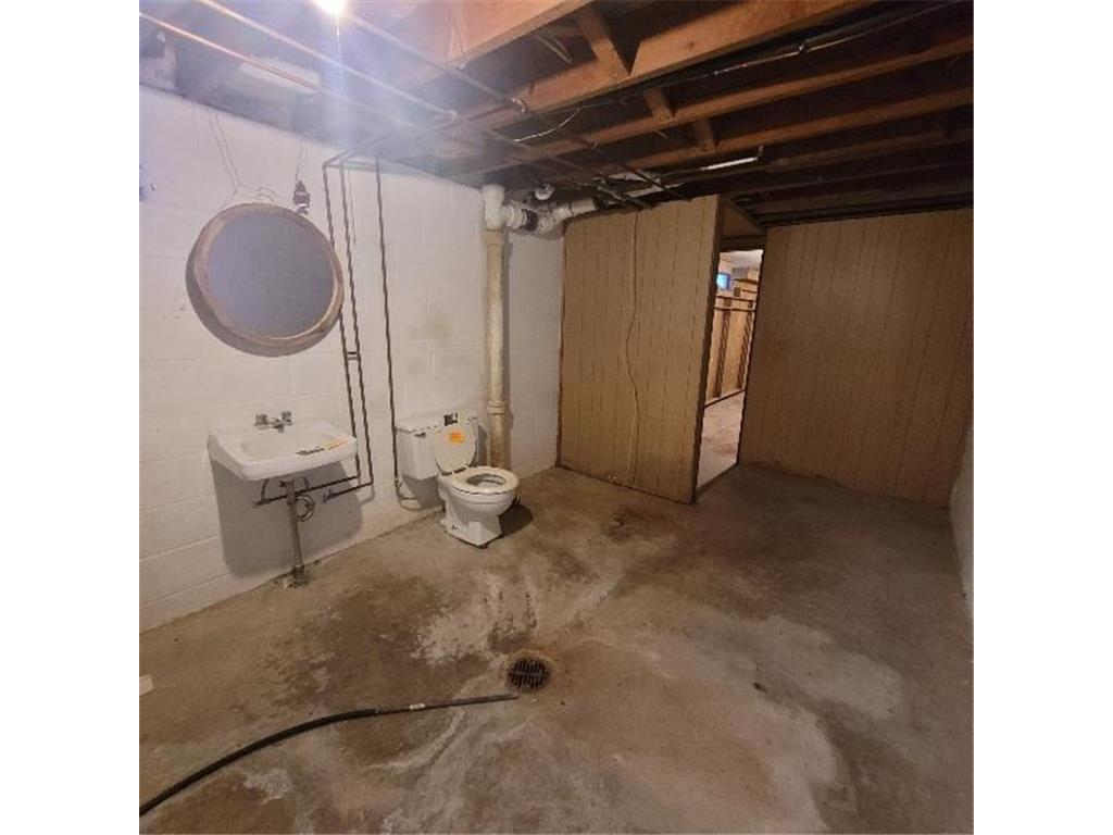 440 E Main Street Madelia MN 56062 7066911 image44