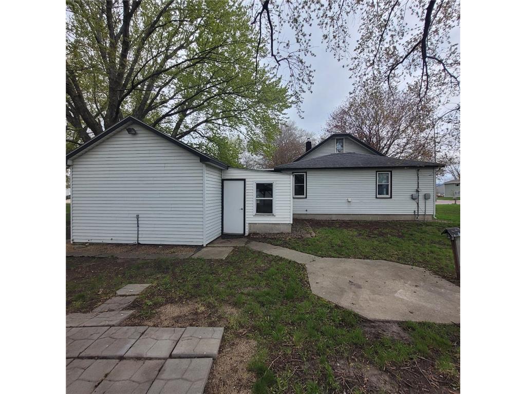 440 E Main Street Madelia MN 56062 7066911 image8