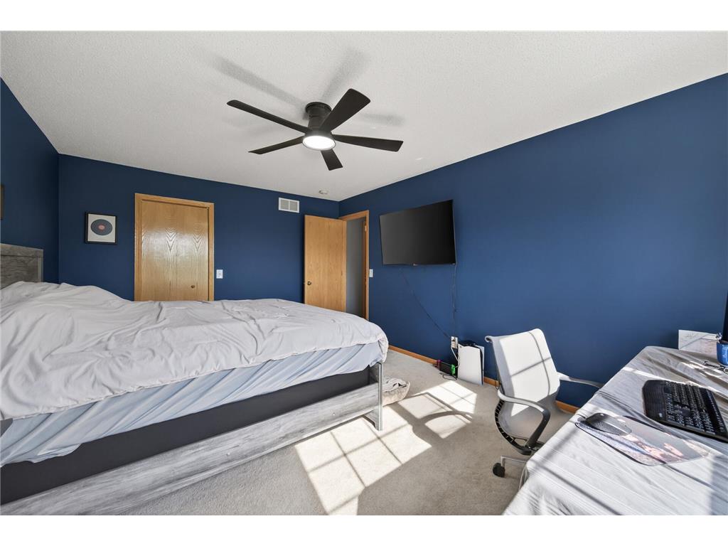 440 Hickory Lane N Oakdale MN 55128 7086682 image24