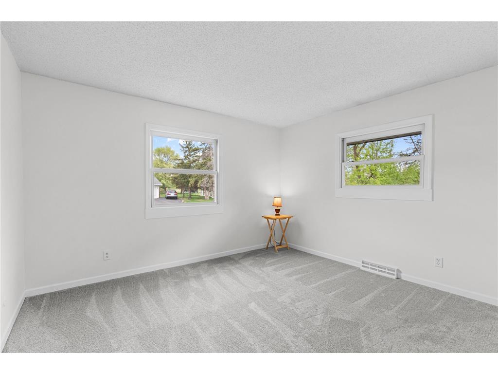440 Queenan Avenue S Lakeland MN 55043 7050232 image11