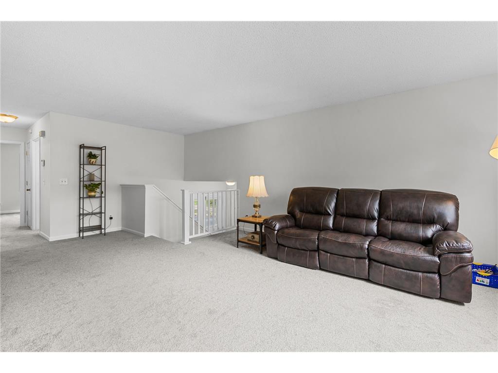 440 Queenan Avenue S Lakeland MN 55043 7050232 image3