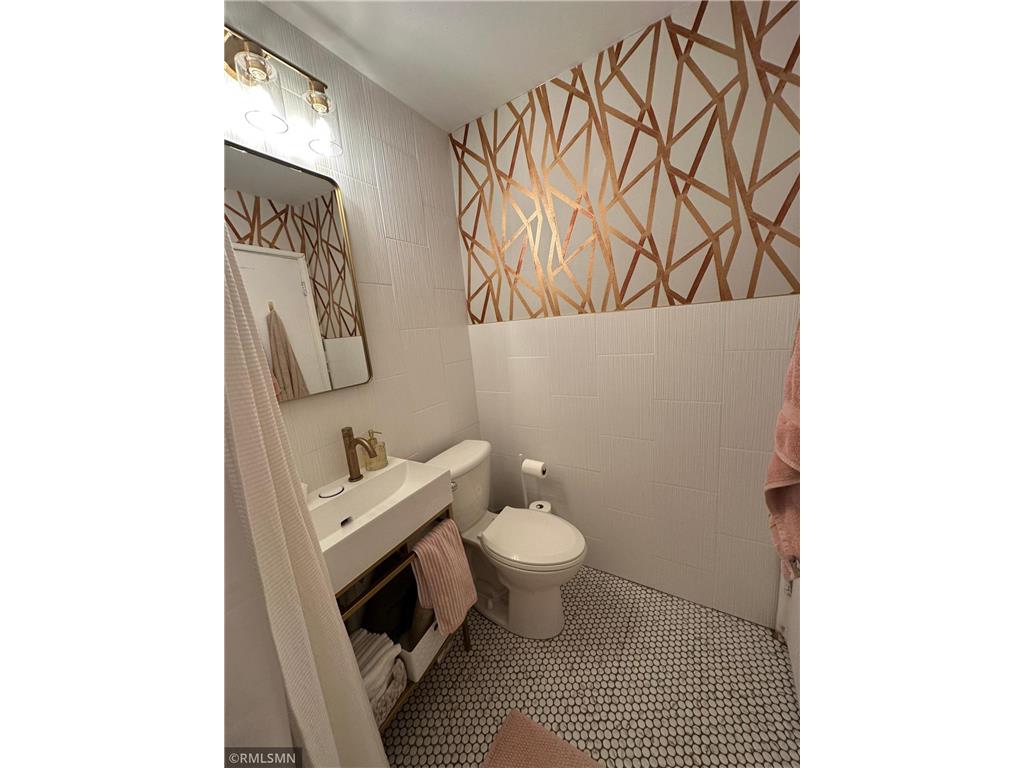 440 Ridgewood Avenue #203 Minneapolis MN 55403 6816031 image7