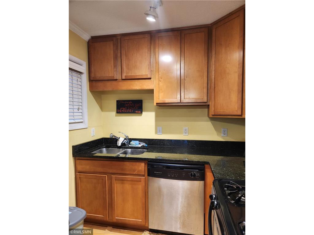 440 Ridgewood Avenue #204 Minneapolis MN 55403 7062759 image3