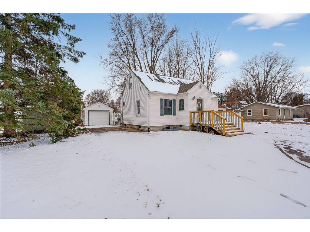 440 W 1st Street Rush City MN 55069 7035233 image1