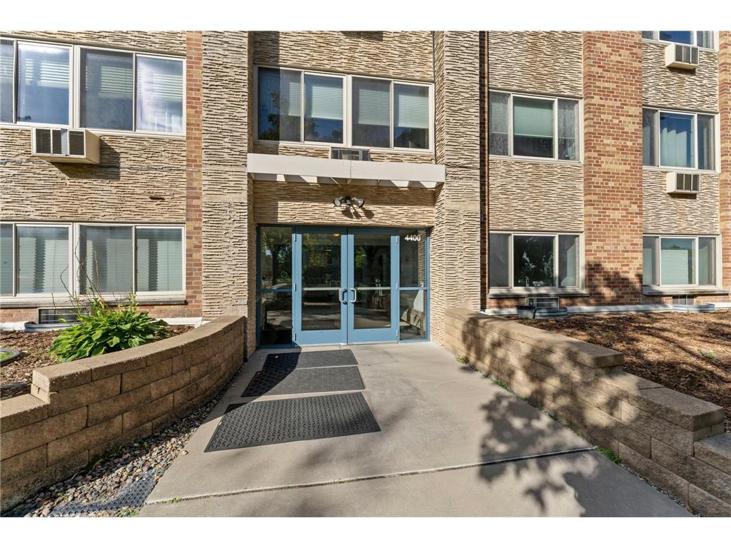 4400 Upton Avenue S #405 Minneapolis MN 55410 6805737 image2
