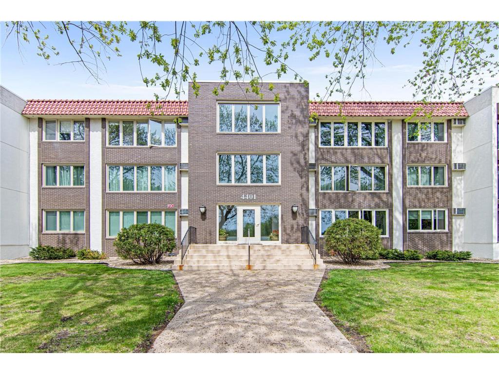 4401 Parklawn Avenue #102W Edina MN 55435 6361301 image1