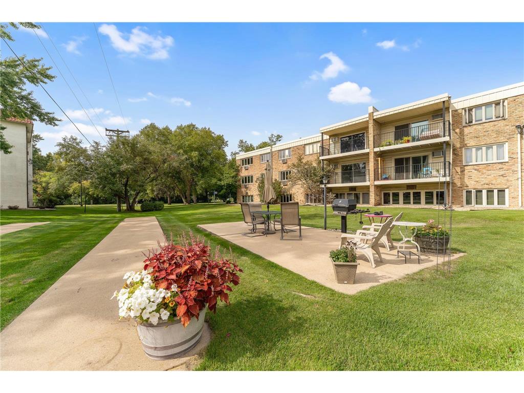 4401 Parklawn Avenue #105W Edina MN 55435 6798178 image2