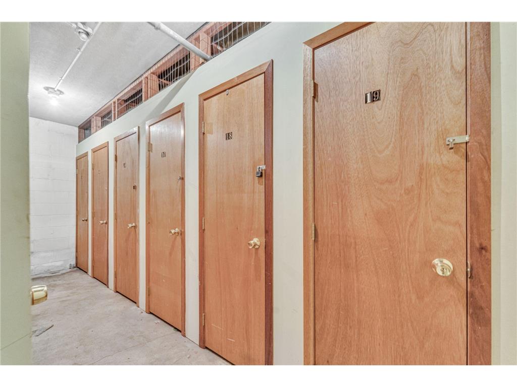 4401 Parklawn Avenue #105W Edina MN 55435 6798178 image24