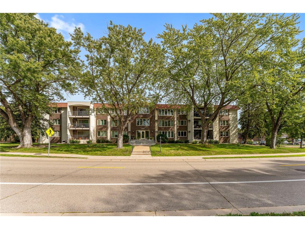 4401 Parklawn Avenue #105W Edina MN 55435 6798178 image3