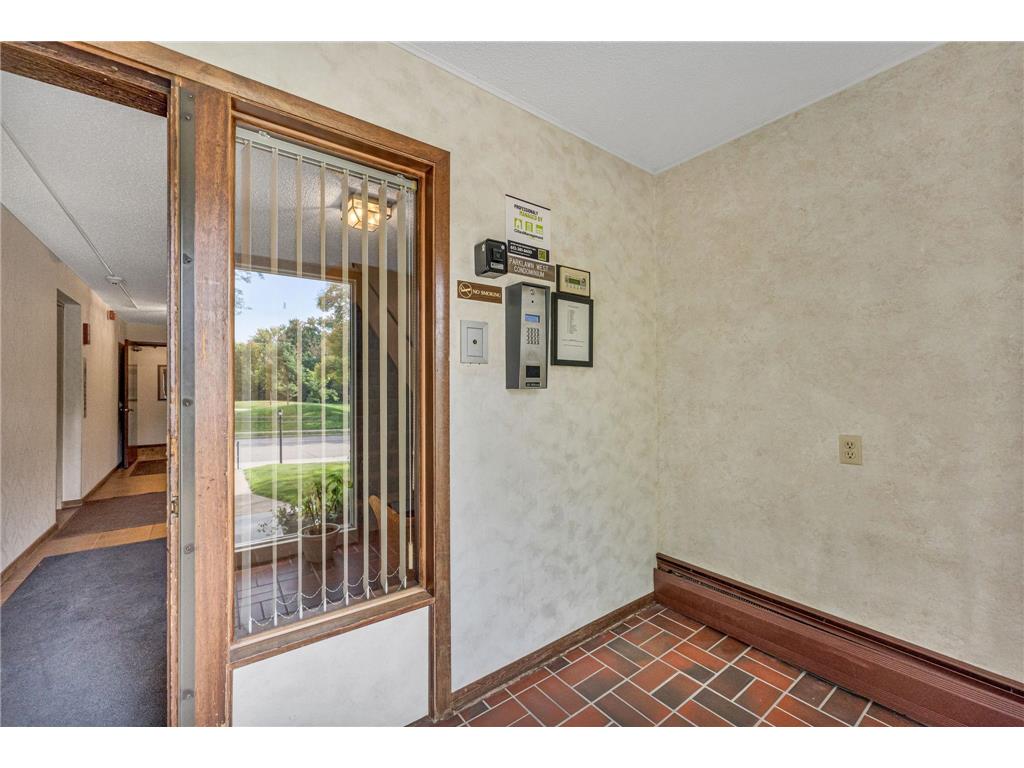 4401 Parklawn Avenue #105W Edina MN 55435 6798178 image32