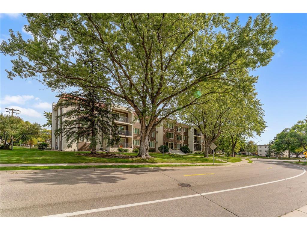 4401 Parklawn Avenue #105W Edina MN 55435 6798178 image4