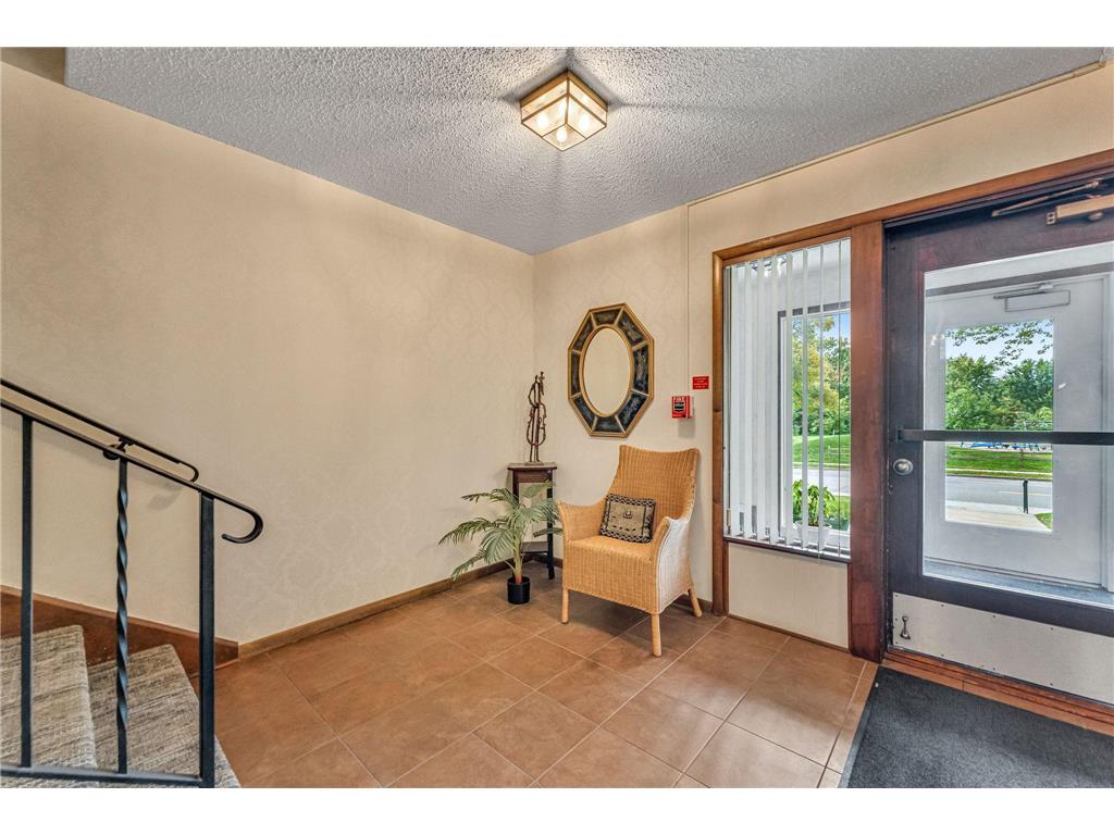 4401 Parklawn Avenue #105W Edina MN 55435 6798178 image5
