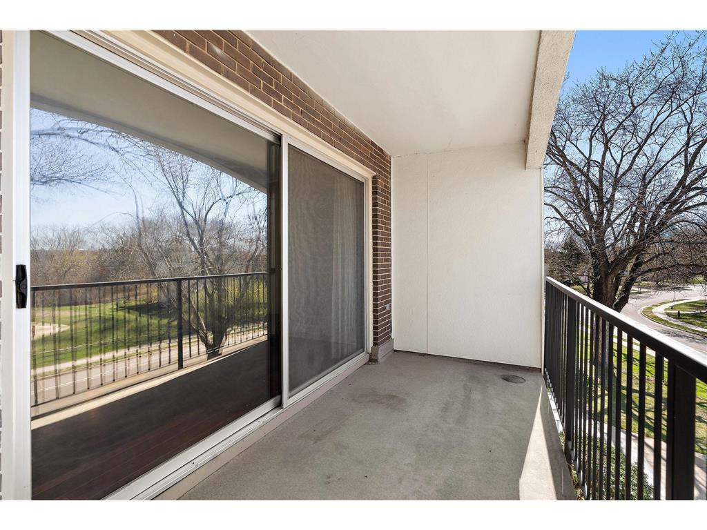4401 Parklawn Avenue #301W Edina MN 55435 7055555 image10