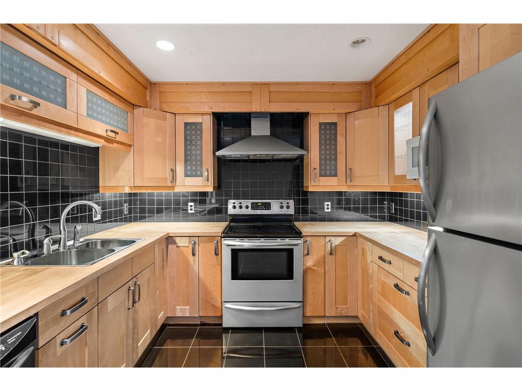 4401 Parklawn Avenue #301W Edina MN 55435 7055555 image15