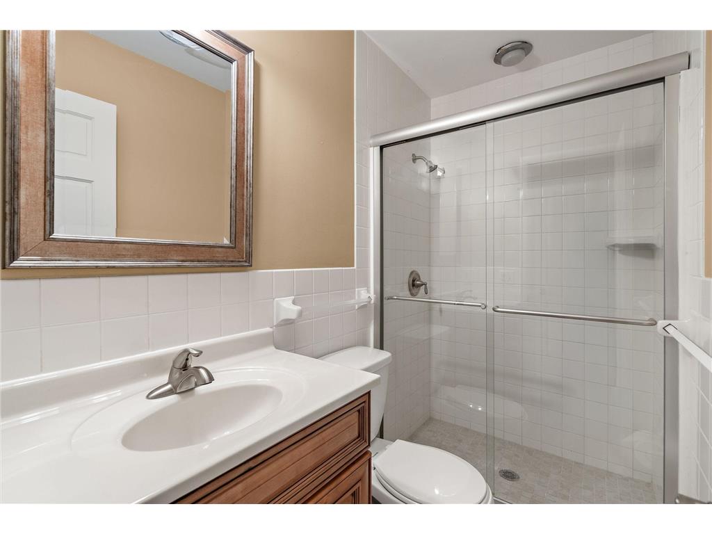 4401 Parklawn Avenue #301W Edina MN 55435 7055555 image23