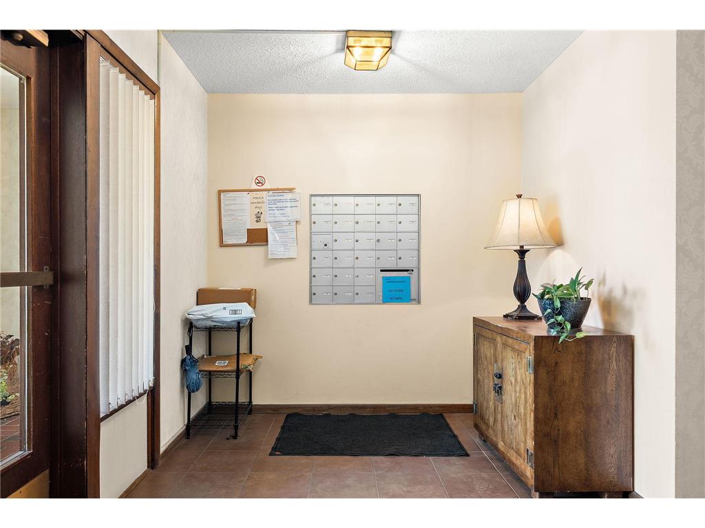 4401 Parklawn Avenue #301W Edina MN 55435 7055555 image3