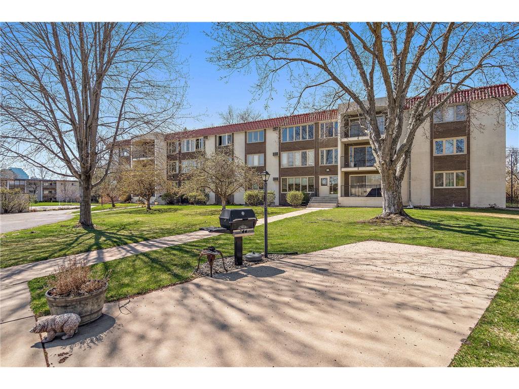 4401 Parklawn Avenue #301W Edina MN 55435 7055555 image34