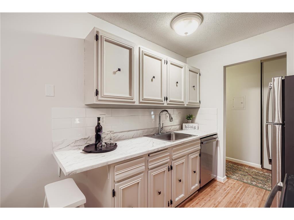 4406 Cedar Lake Road S #7 Saint Louis Park MN 55416 6811757 image8