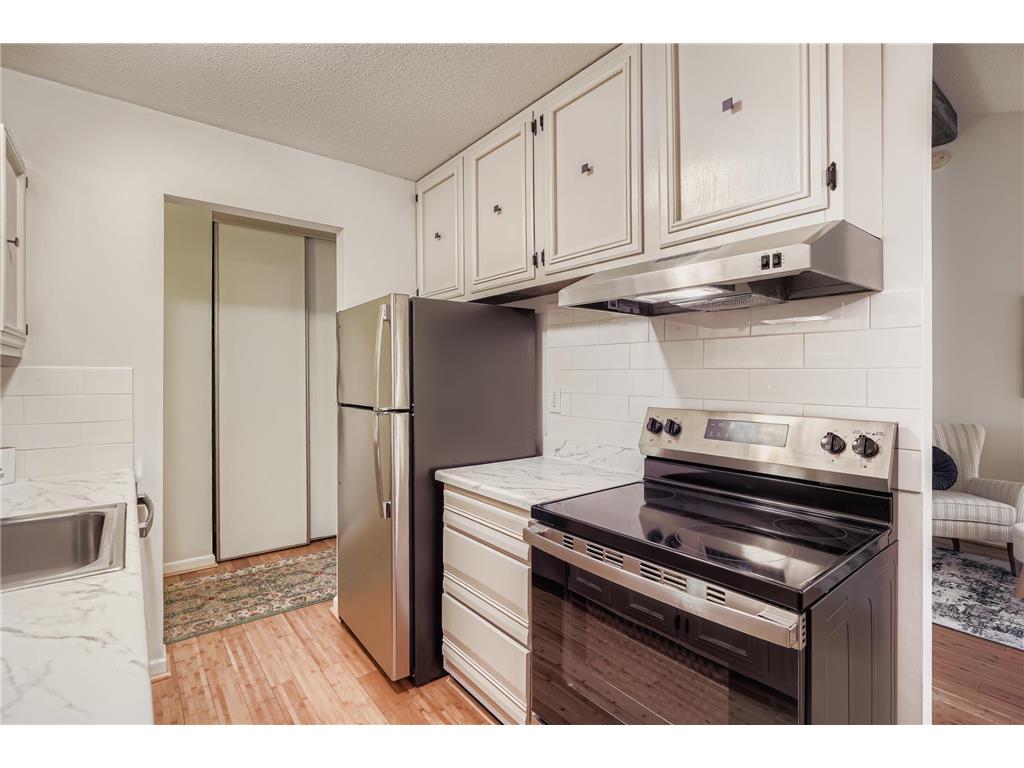 4406 Cedar Lake Road S #7 Saint Louis Park MN 55416 6811757 image9