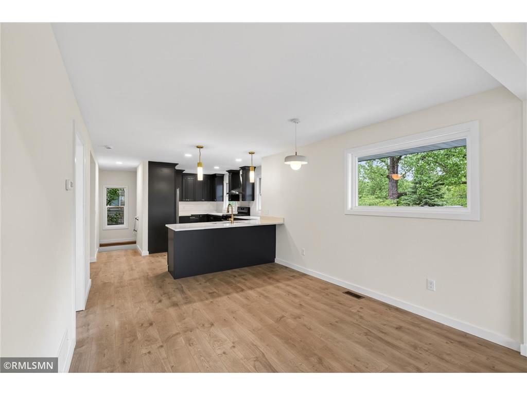 4410 Stinson Boulevard NE Columbia Heights MN 55421 - Silver 7076401 image10