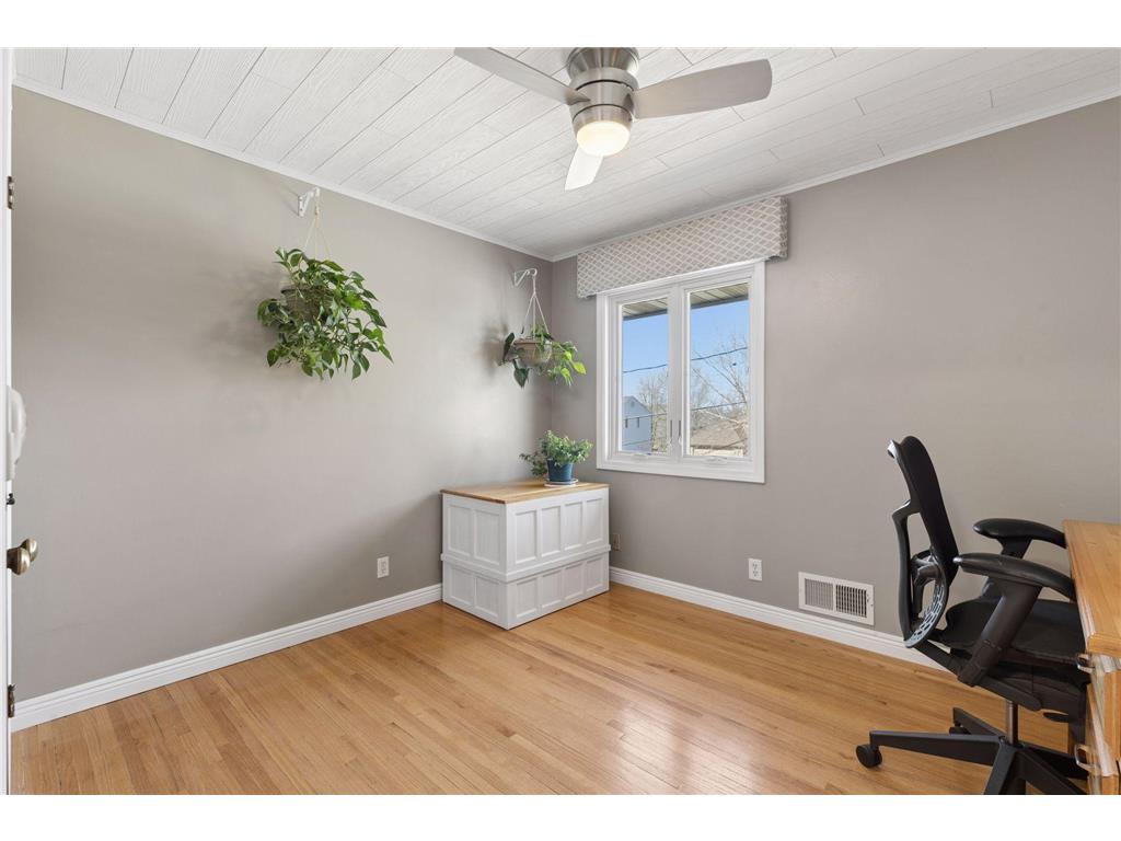 4415 Victoria Street N Shoreview MN 55126 7064650 image27