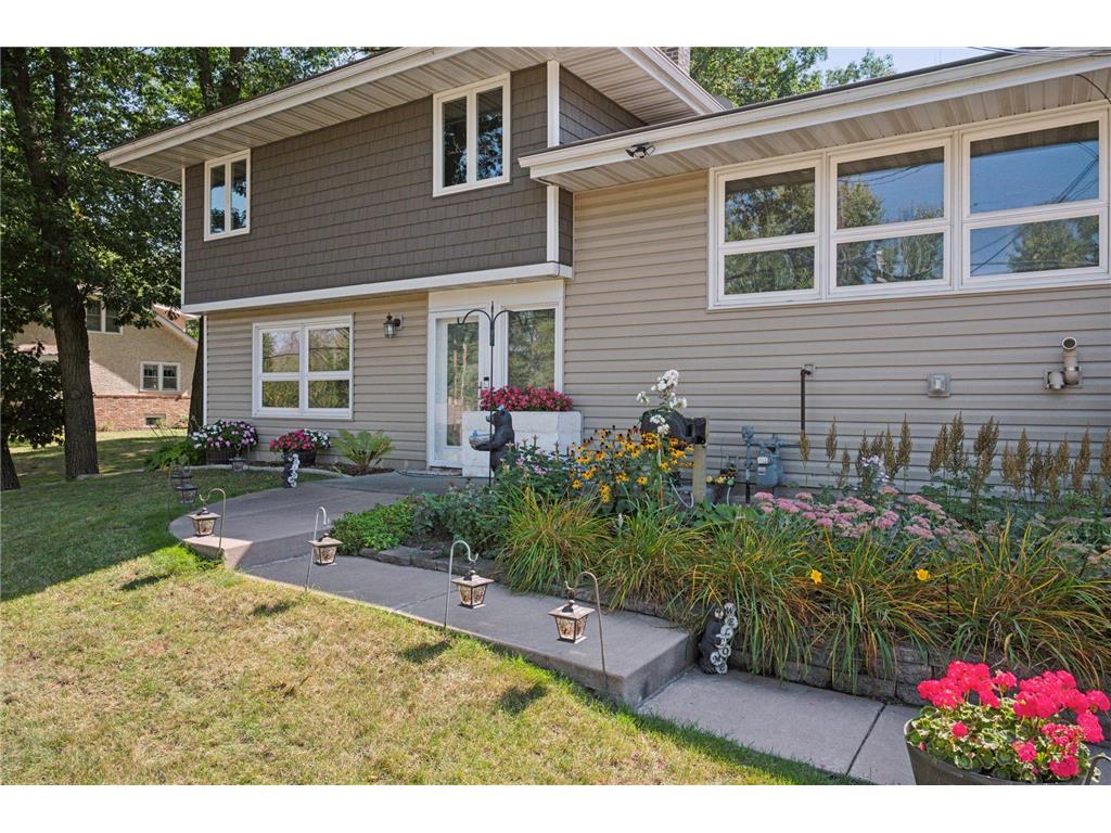 4415 Victoria Street N Shoreview MN 55126 7064650 image3
