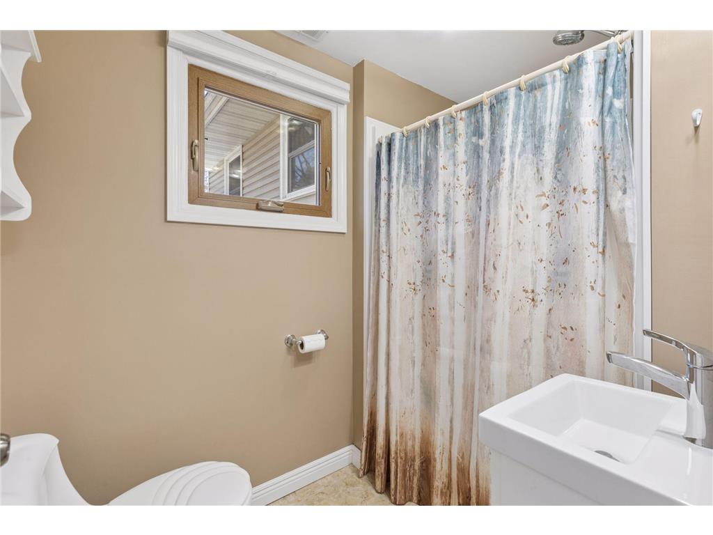 4415 Victoria Street N Shoreview MN 55126 7064650 image32