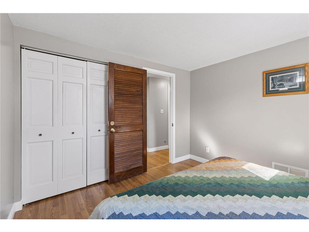 4415 Victoria Street N Shoreview MN 55126 7064650 image34