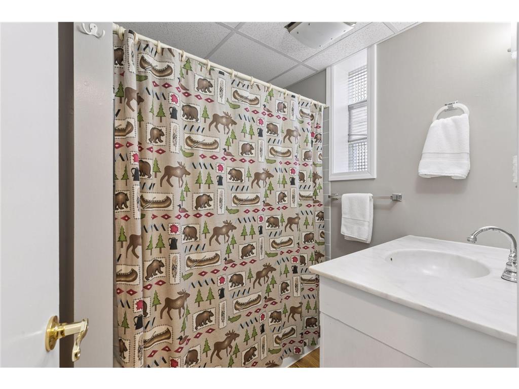 4415 Victoria Street N Shoreview MN 55126 7064650 image35