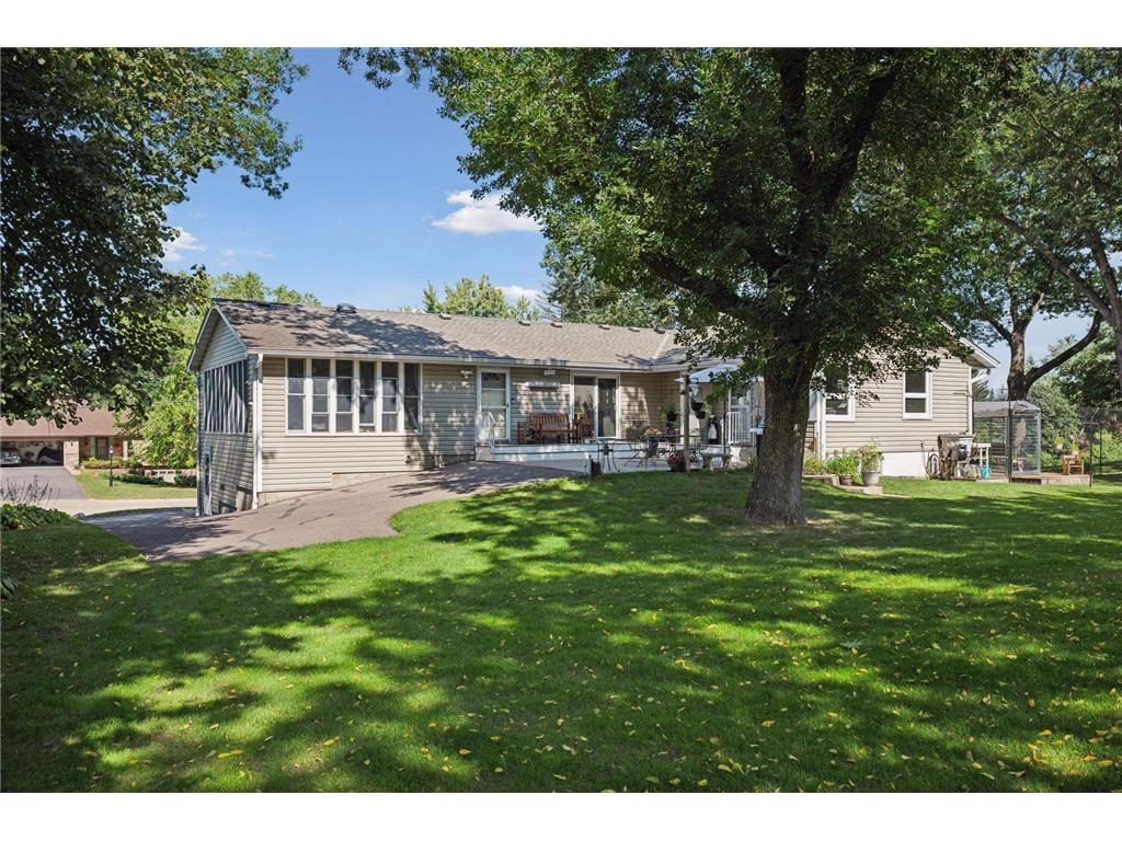 4415 Victoria Street N Shoreview MN 55126 7064650 image38