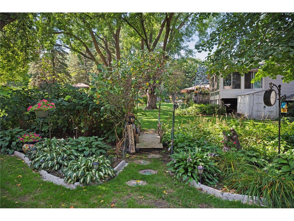 4415 Victoria Street N Shoreview MN 55126 7064650 image44