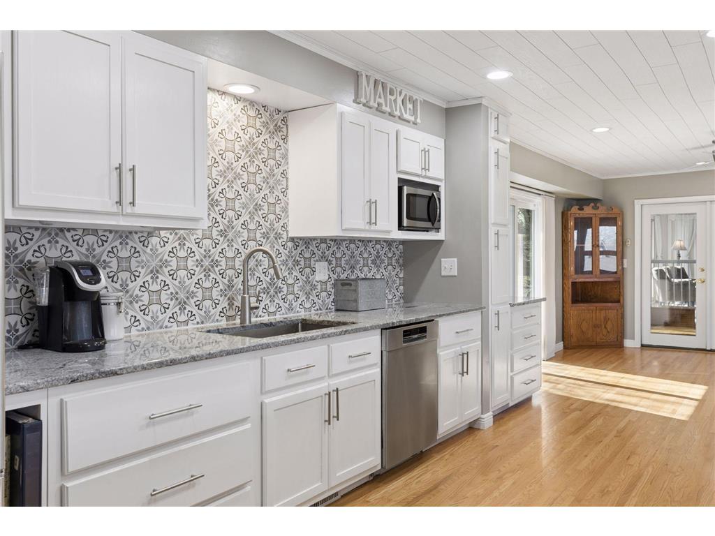4415 Victoria Street N Shoreview MN 55126 7064650 image8