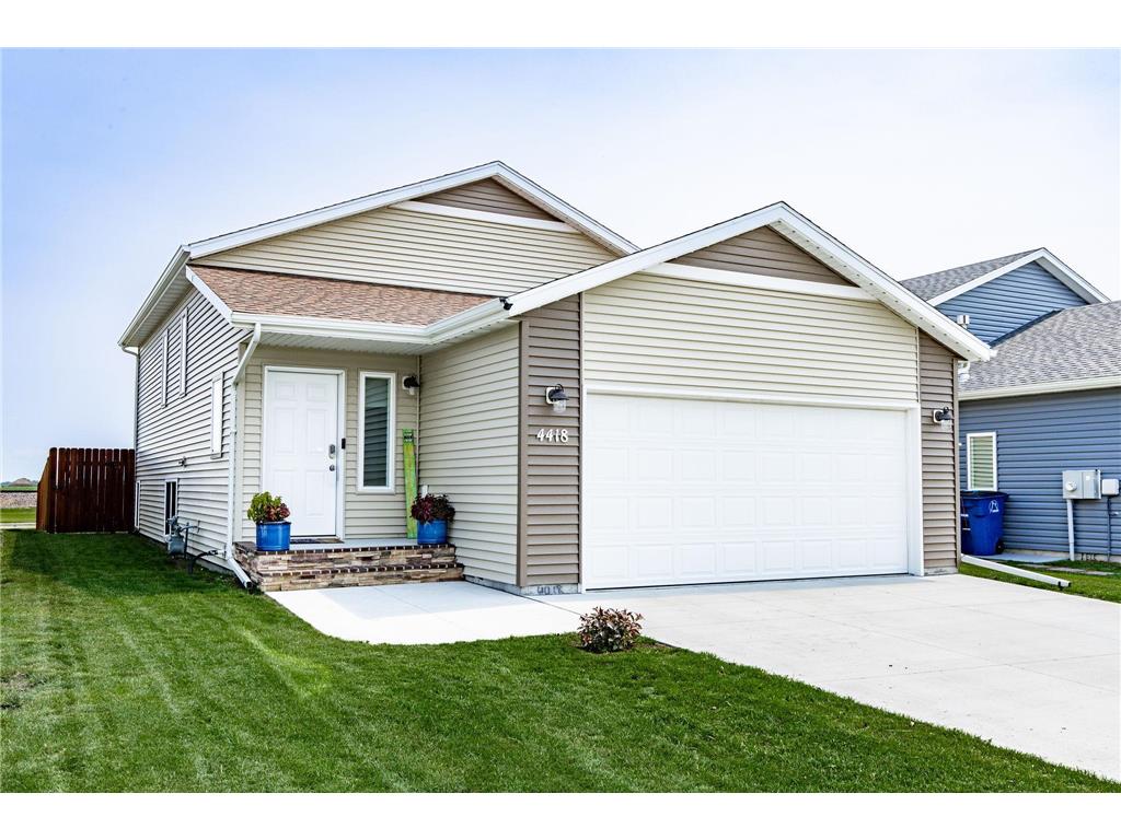 4418 19th Street S Moorhead MN 56560 7102924 image1