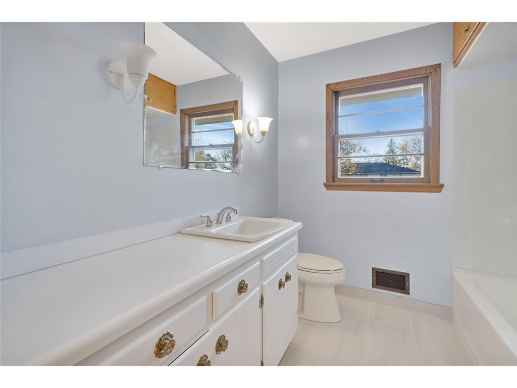 4418 65th Avenue N Brooklyn Center MN 55429 7085507 image15